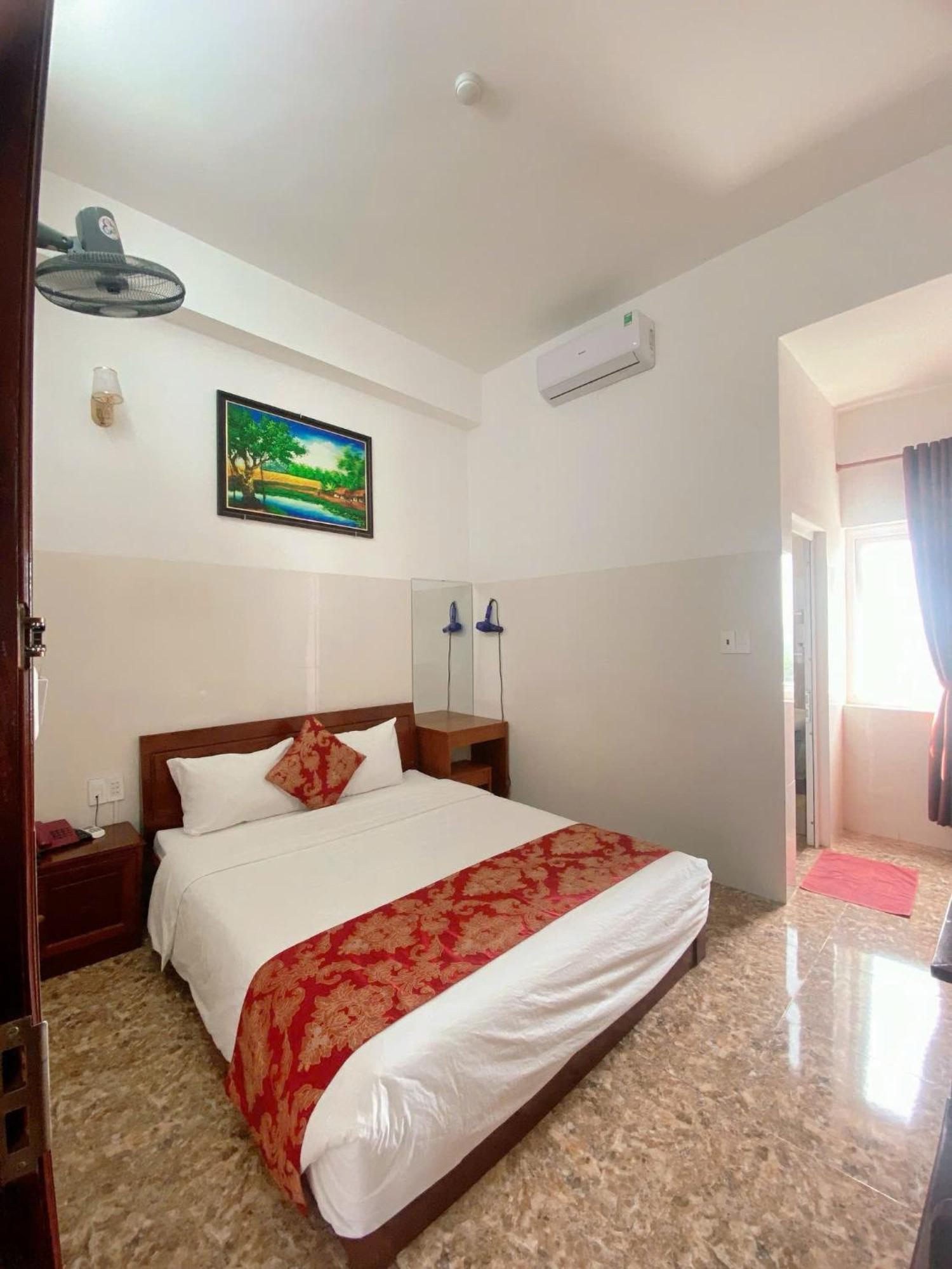 Khách Sạn Mỹ Ngọc Buon Ma Thuot Exterior foto